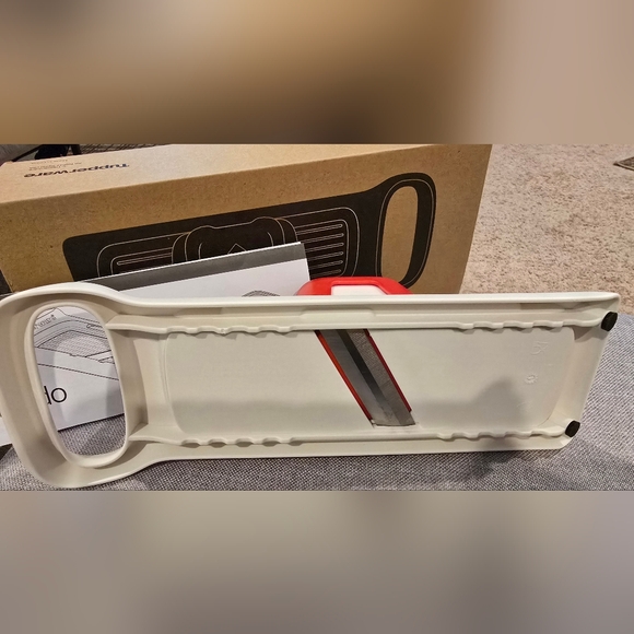 Tupperware Mini Mando and Napkin Holder - Picture 2 of 4